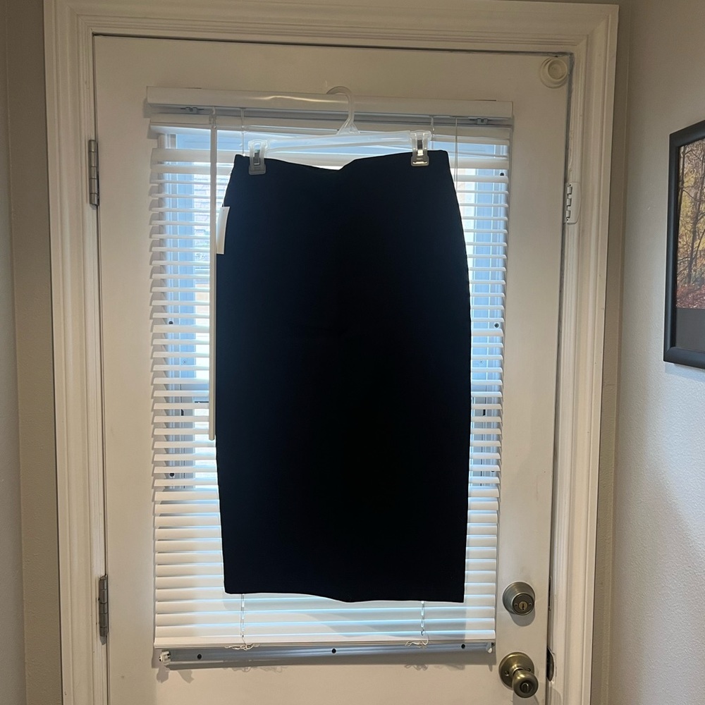 Brand new never worn black pencil skirt